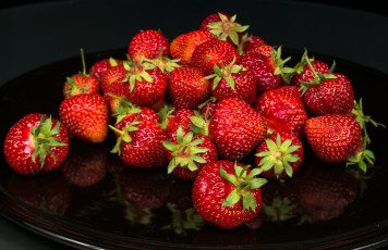 Картинка еда клубника +земляника ягоды тарелка