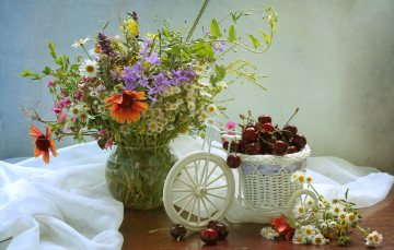 Картинка еда вишня +черешня натюрморт букет ягоды композиция ромашки душистый горошек лето гайлардия