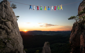 обоя юмор и приколы, горы, люди, закат, канат, пропасть