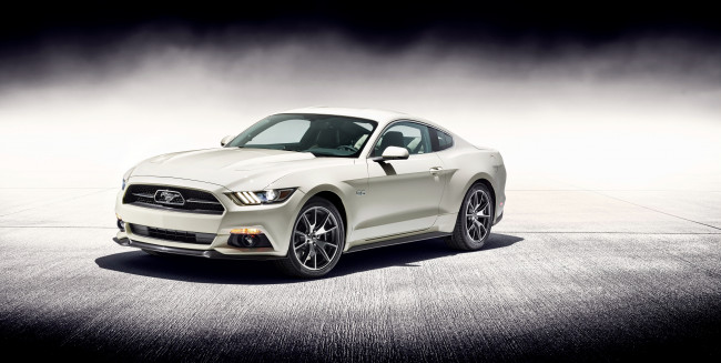 Обои картинки фото автомобили, mustang, форд, мустанг, ford, gt, белый
