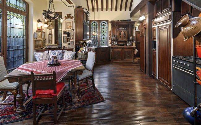 Обои картинки фото интерьер, кухня, плита, ковер, стол