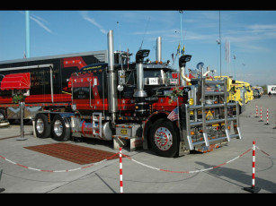 Картинка автомобили peterbilt