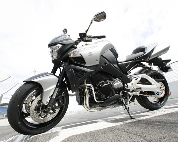 Обои картинки фото мотоциклы, suzuki