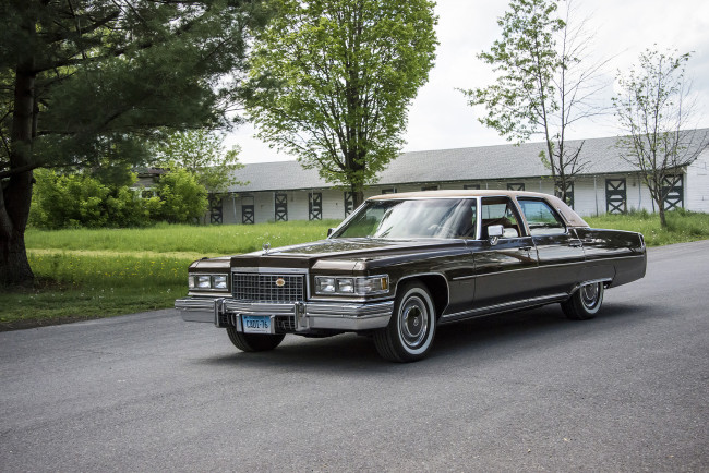 Обои картинки фото cadillac fleetwood,  1976, автомобили, cadillac, автошоу, автопробег, выставка