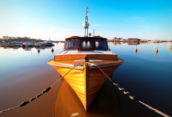 Картинка корабли катера причал