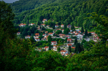 Картинка города -+пейзажи поселок лес горы
