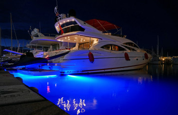 Картинка корабли Яхты ночь причал