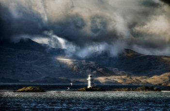 Картинка природа маяки тучи холмы водоем
