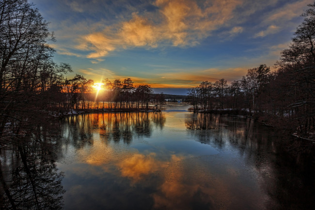 Обои картинки фото природа, восходы, закаты, облака, деревья, водоем
