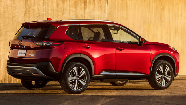 Обои картинки фото nissan rouge 2021, автомобили, nissan, datsun, rouge, 2021, легендарная, марка, ставшая, давно, классикой, вот, только, то, время, не, вернёшь