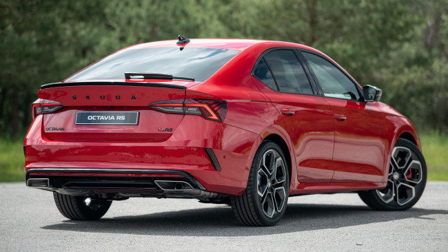 Обои картинки фото skoda octavia rs 2020, автомобили, skoda, octavia, rs, 2020, крутой, семейный, автомобиль, с, большим, сердцем