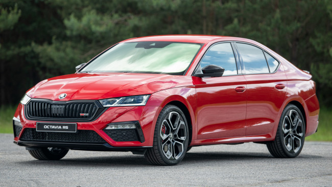 Обои картинки фото skoda octavia rs 2020, автомобили, skoda, octavia, rs, 2020, крутой, семейный, автомобиль, с, большим, сердцем