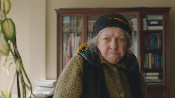 обоя проклятый чиновник ,  2021 , кино фильмы, проклятый чиновник, проклятый, чиновник, ольга, волкова, бабуля, комедия, новинки, кино