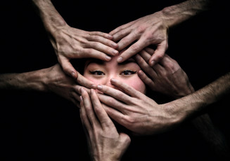 Картинка разное руки +ноги девушка