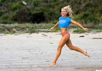 Картинка девушки -+блондинки +светловолосые блондинка топ трусики пляж