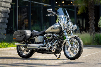 Картинка мотоциклы harley-davidson softail heritage shiny star customized custombikes