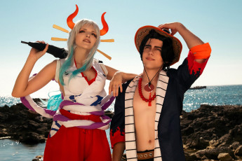 Картинка девушки mari+aisu образы косплей костюмы оружие парень камни море