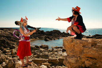 обоя девушки, mari aisu, образы, косплей, костюмы, оружие, парень, камни, море