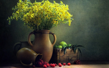 обоя еда, натюрморт, кувшины, букет, цветы, малина, ящик, груши