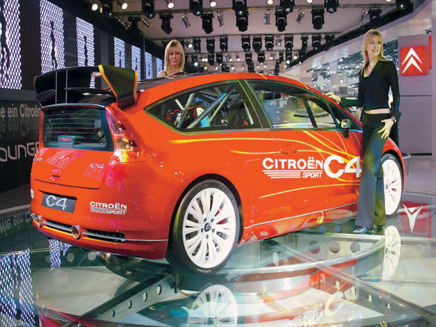 Обои картинки фото автомобили, авто, девушками