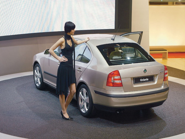 Обои картинки фото автомобили, авто, девушками