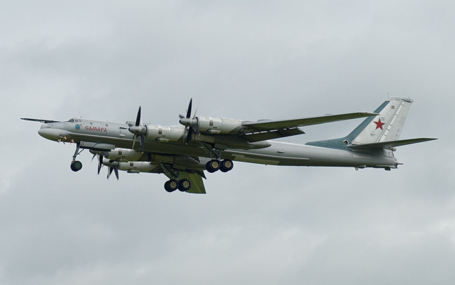 Обои картинки фото стратегический, бомбардировщик, ту, 95, авиация, боевые, самолёты