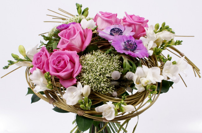 Обои картинки фото цветы, букеты, композиции, фрезия, анемоны, розы