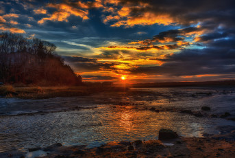 Картинка природа восходы закаты лес река тучи заря