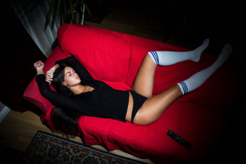 Картинка девушки -unsort+ брюнетки темноволосые фон взгляд девушка