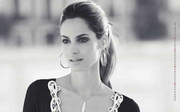 Картинка календари компьютерный+дизайн 2019 calendar женщина девушка украшение серьги кулон