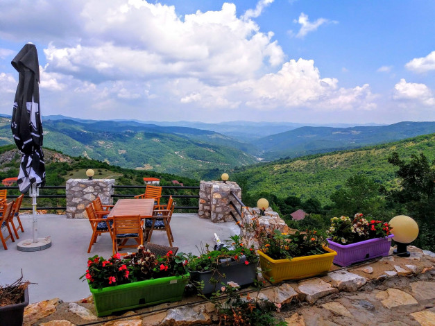 Обои картинки фото интерьер, веранды,  террасы,  балконы, панорама, горы, терраса