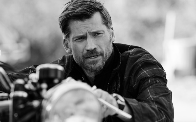 Обои картинки фото мужчины, nikolaj coster-waldau, рубашка, борода, мотоцикл, актер