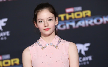 Картинка mackenzie+foy девушки шатенка лицо