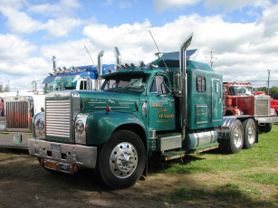 Картинка автомобили mack