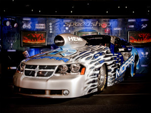 Картинка автомобили выставки уличные фото