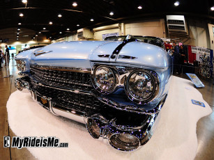 Картинка автомобили выставки уличные фото