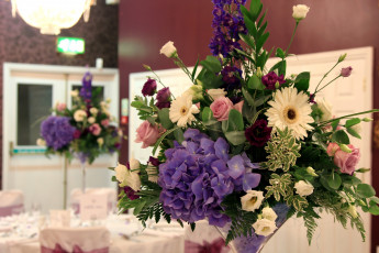 Картинка цветы букеты композиции розы эустома дельфиниум гортензия герберы