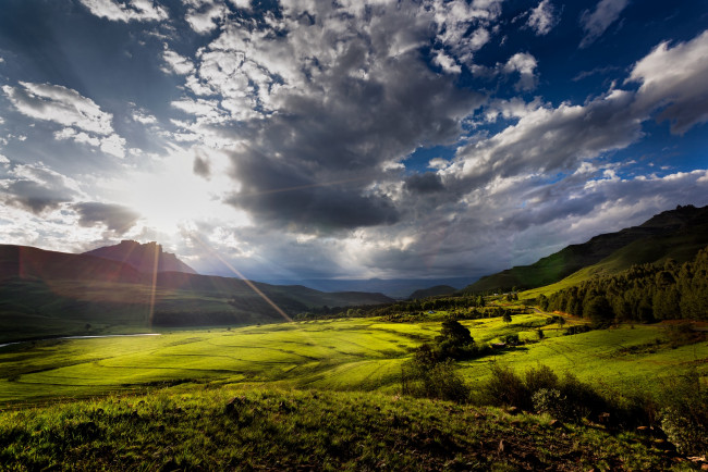 Обои картинки фото природа, восходы, закаты, солнечные, лучи, kwa-zulu, natal, горы, южная, африка, солнце, долина, облака, провинция, квазулу-натал