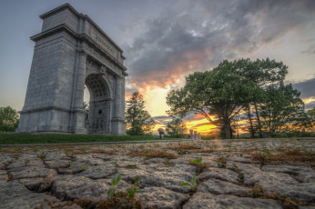 Картинка города -+исторические +архитектурные+памятники арка площадь