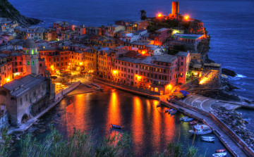 Картинка vernazza+italy города -+огни+ночного+города ночь здания огни