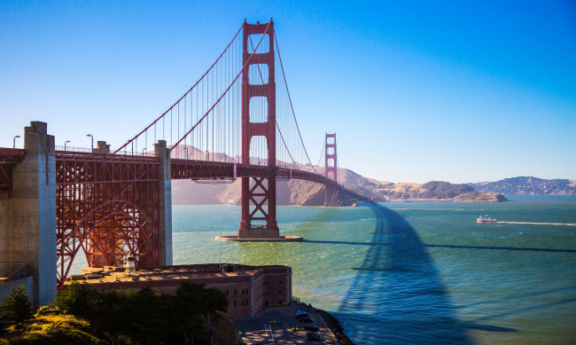 Обои картинки фото города, - мосты, сан-франциско, мост, горы, залив, золотые, ворота, небо