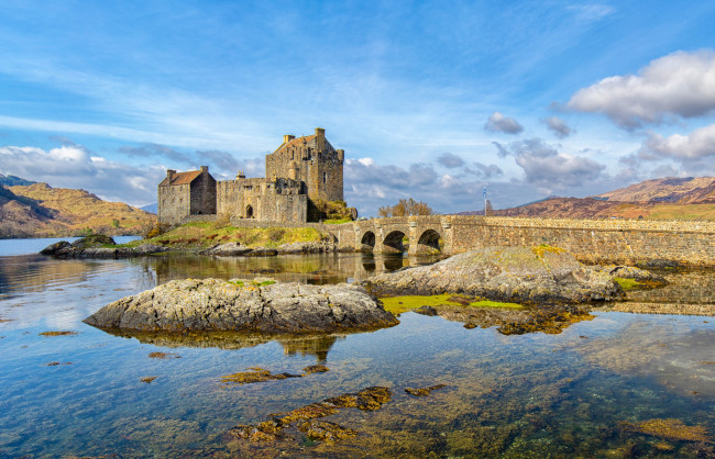 Обои картинки фото eilean donan castle, города, замок эйлен-донан , шотландия, горы, озеро, замок