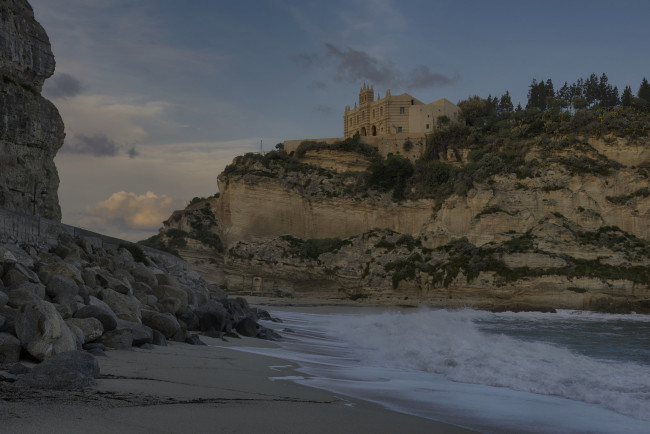 Обои картинки фото города, - дворцы,  замки,  крепости, замок, скала