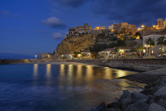 Обои картинки фото города, - огни ночного города, ночь, море, город, огни