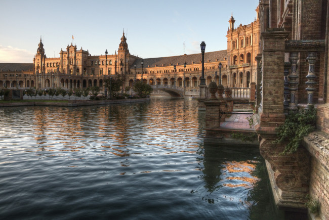 Обои картинки фото plaza de espa&, 241,  sevilla, города, севилья , испания, дворец, водоем