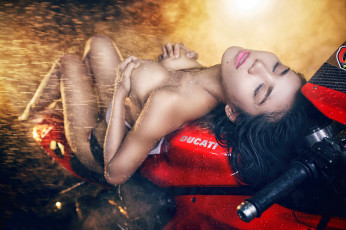 Картинка мотоциклы мото+с+девушкой девица байк