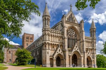 Картинка города -+католические+соборы +костелы +аббатства храм