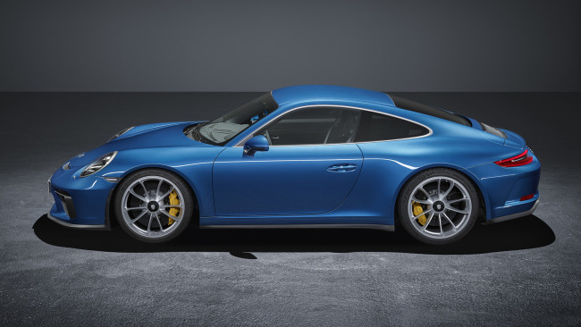 Обои картинки фото porsche 911 gt3 with touring package 2018, автомобили, porsche, gt3, 911, touring, 2018, package, with