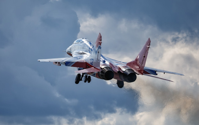 Обои картинки фото mig-29ub, авиация, боевые самолёты, истребитель