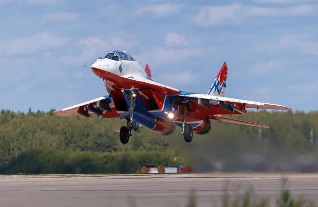 Обои картинки фото mig-29ub, авиация, боевые самолёты, истребитель